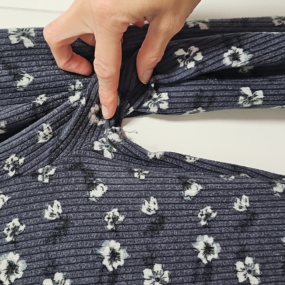 Isaac Mizrahi Dark Blue Floral Pajama Set - Picture 8 of 13